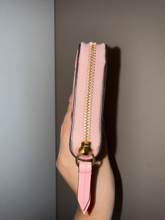 Gucci Pink Fruit-Print Zip Wallet with Gold GG - Picture 4 of 6